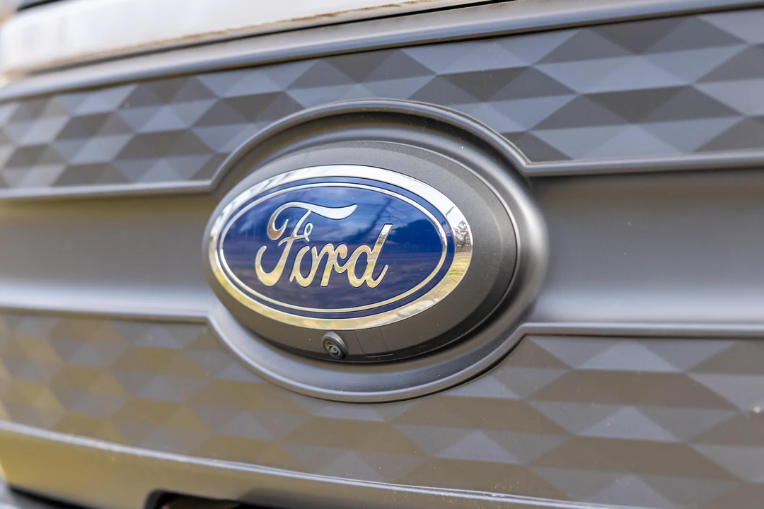 2022 Ford F-150 Lightning 14th Gen - Image 15 of 31