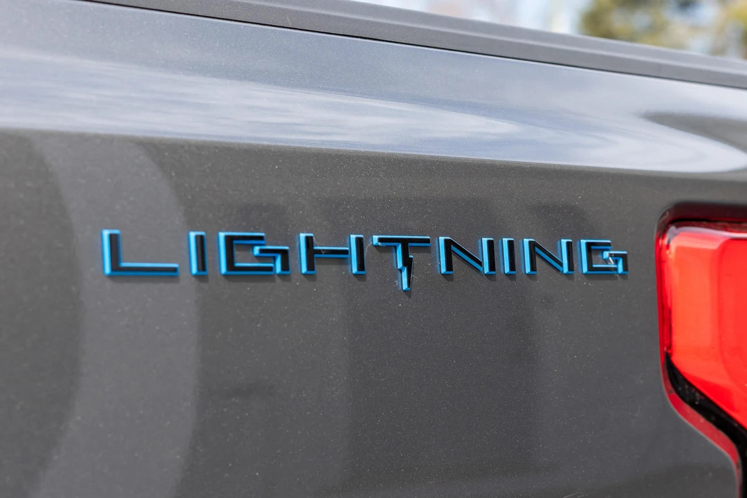 2022 Ford F-150 Lightning 14th Gen - Image 22 of 31