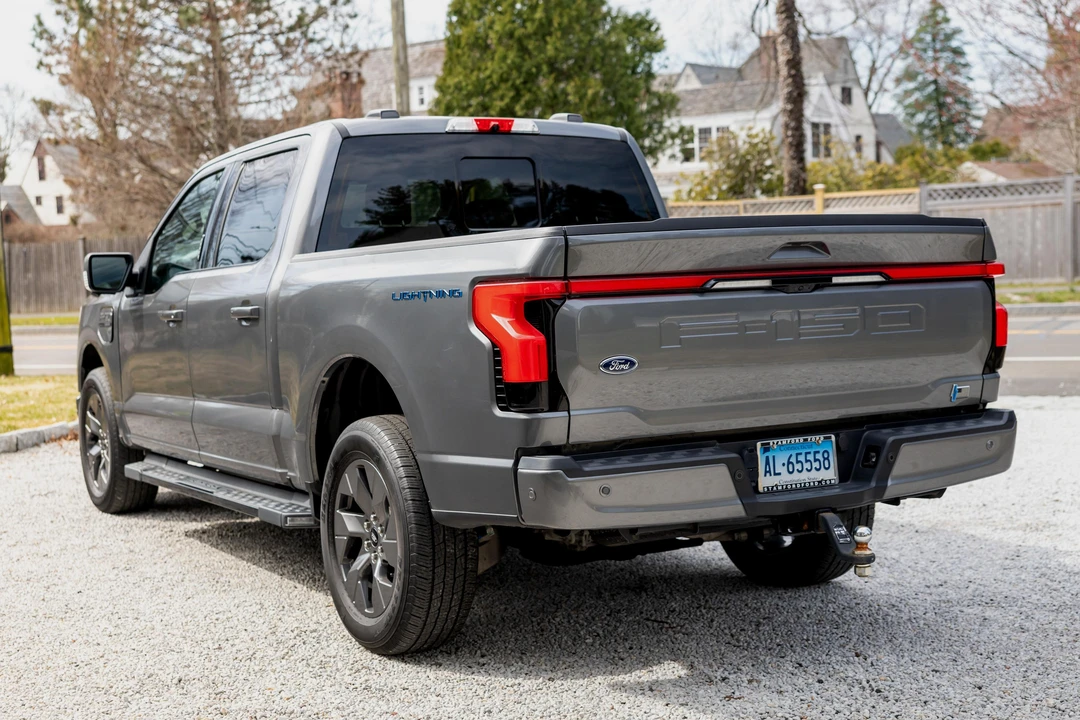 2022 Ford F-150 Lightning 14th Gen - Image 4 of 31