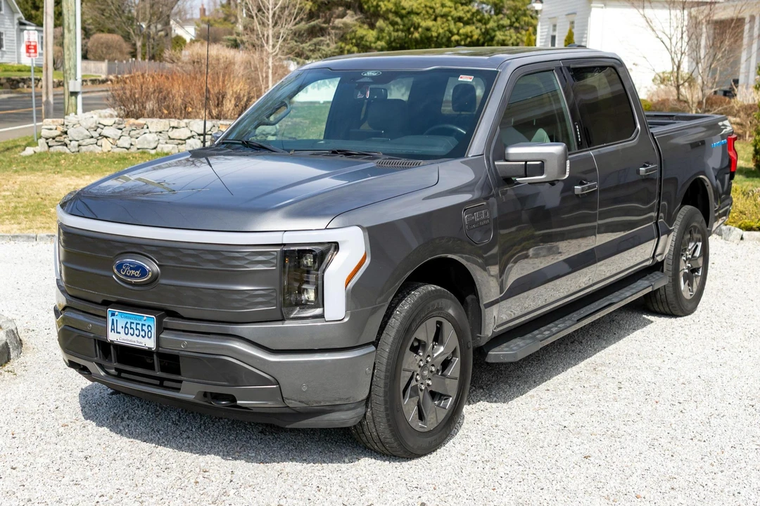 2022 Ford F-150 Lightning 14th Gen - Image 7 of 31
