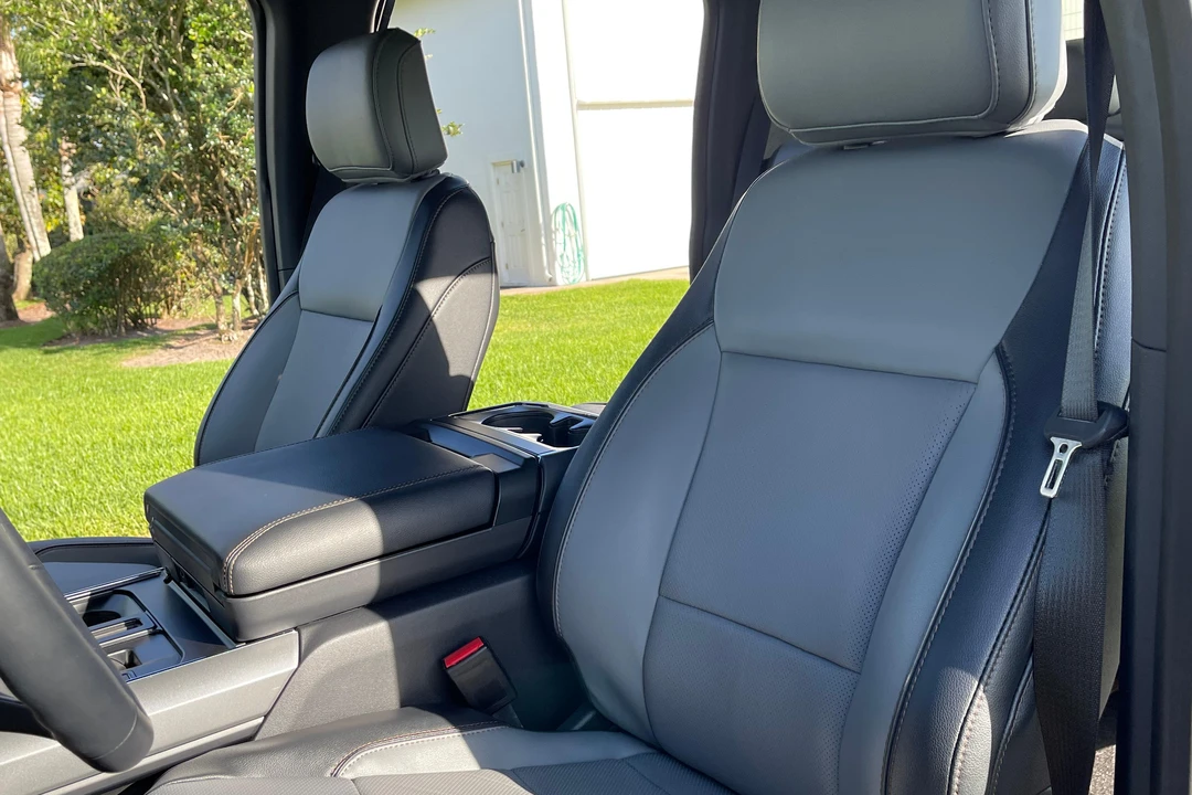 2022 Ford F-150 Lightning 14th Gen - Image 25 of 31