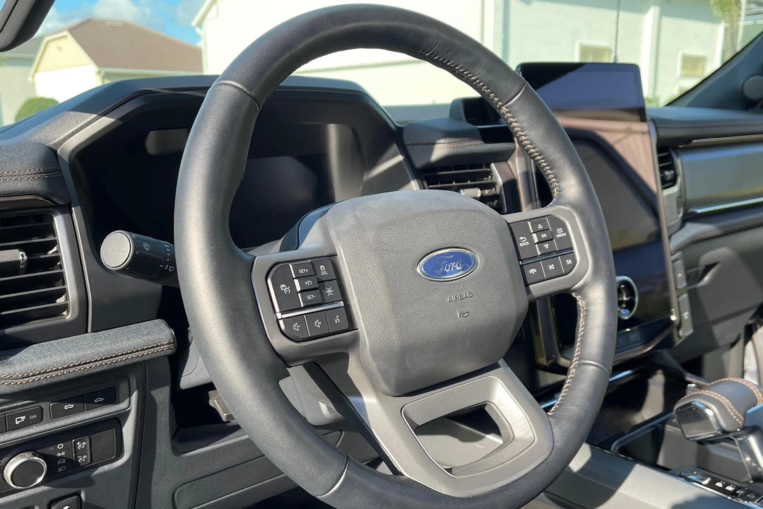 2022 Ford F-150 Lightning 14th Gen - Image 24 of 31