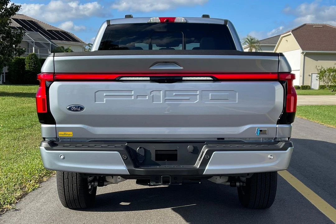 2022 Ford F-150 Lightning 14th Gen - Image 5 of 31