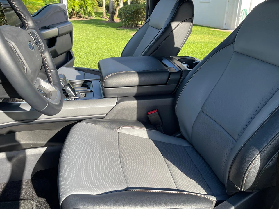 2022 Ford F-150 Lightning 14th Gen - Image 29 of 31