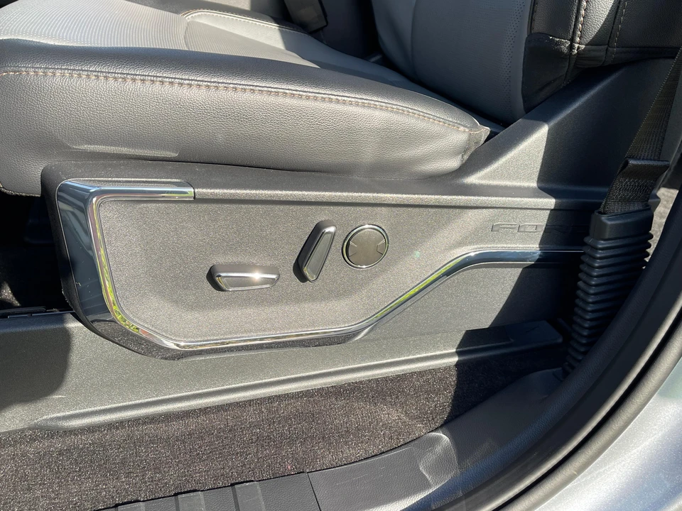 2022 Ford F-150 Lightning 14th Gen - Image 30 of 31