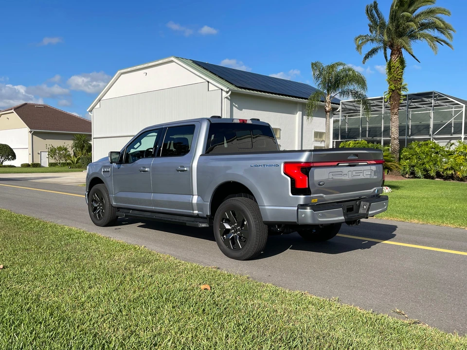 2022 Ford F-150 Lightning 14th Gen - Image 6 of 31