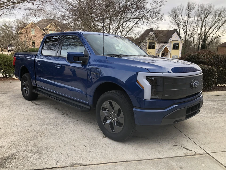 2022 Ford F-150 Lightning 14th Gen - Image 8 of 31