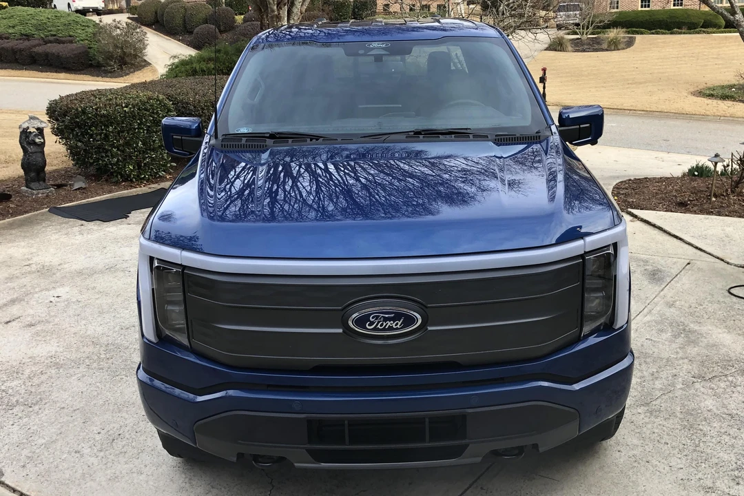 2022 Ford F-150 Lightning 14th Gen - Image 2 of 31