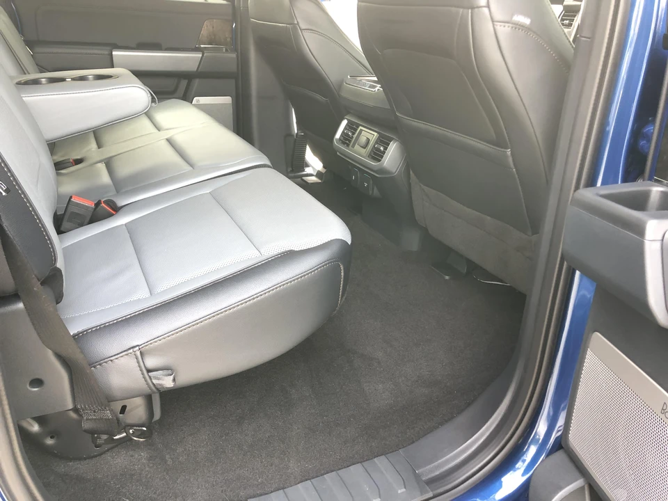 2022 Ford F-150 Lightning 14th Gen - Image 27 of 31
