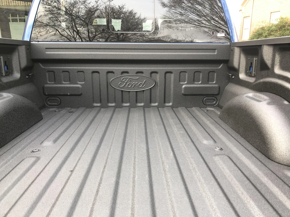 2022 Ford F-150 Lightning 14th Gen - Image 12 of 31