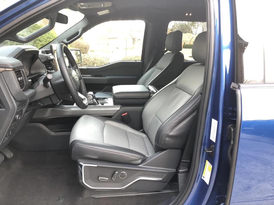 2022 Ford F-150 Lightning 14th Gen - Image 25 of 31