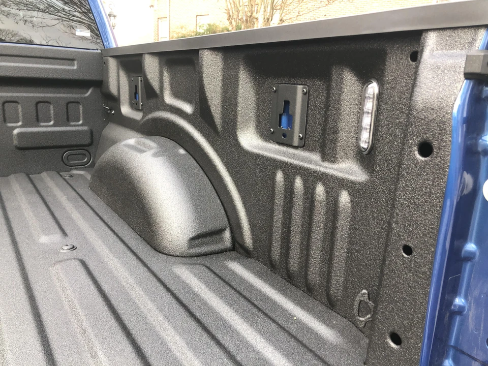 2022 Ford F-150 Lightning 14th Gen - Image 13 of 31