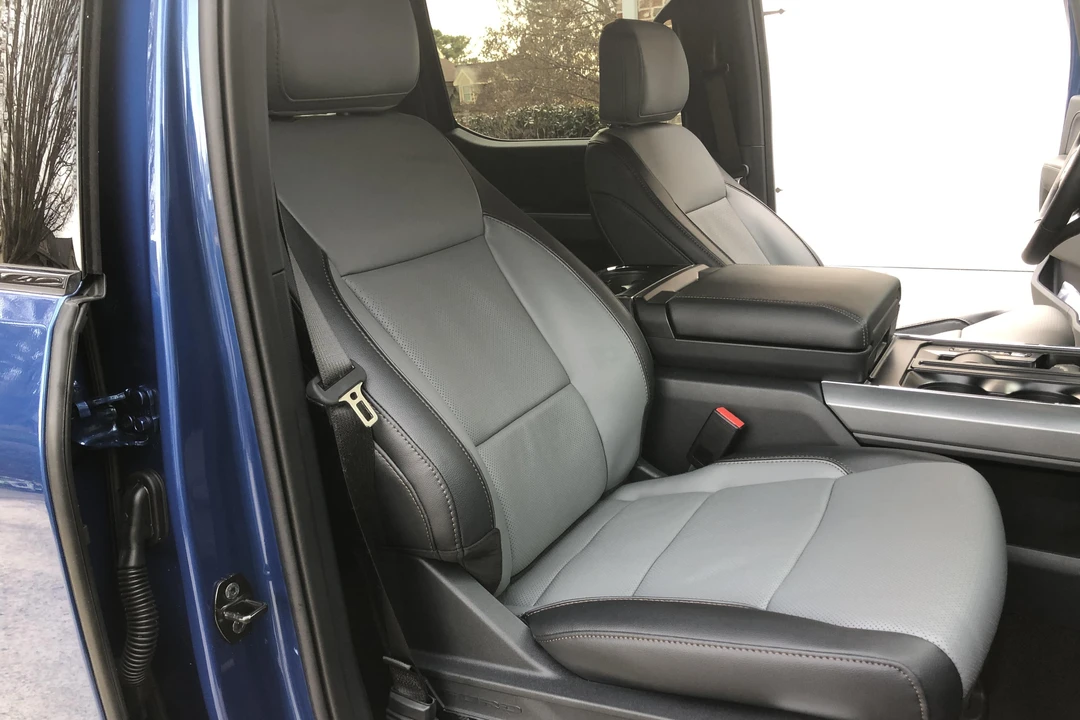 2022 Ford F-150 Lightning 14th Gen - Image 22 of 31