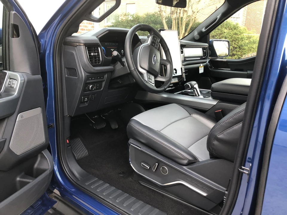 2022 Ford F-150 Lightning 14th Gen - Image 31 of 31