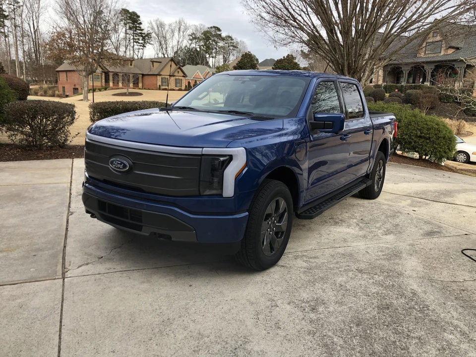 2022 Ford F-150 Lightning 14th Gen - Image 6 of 31
