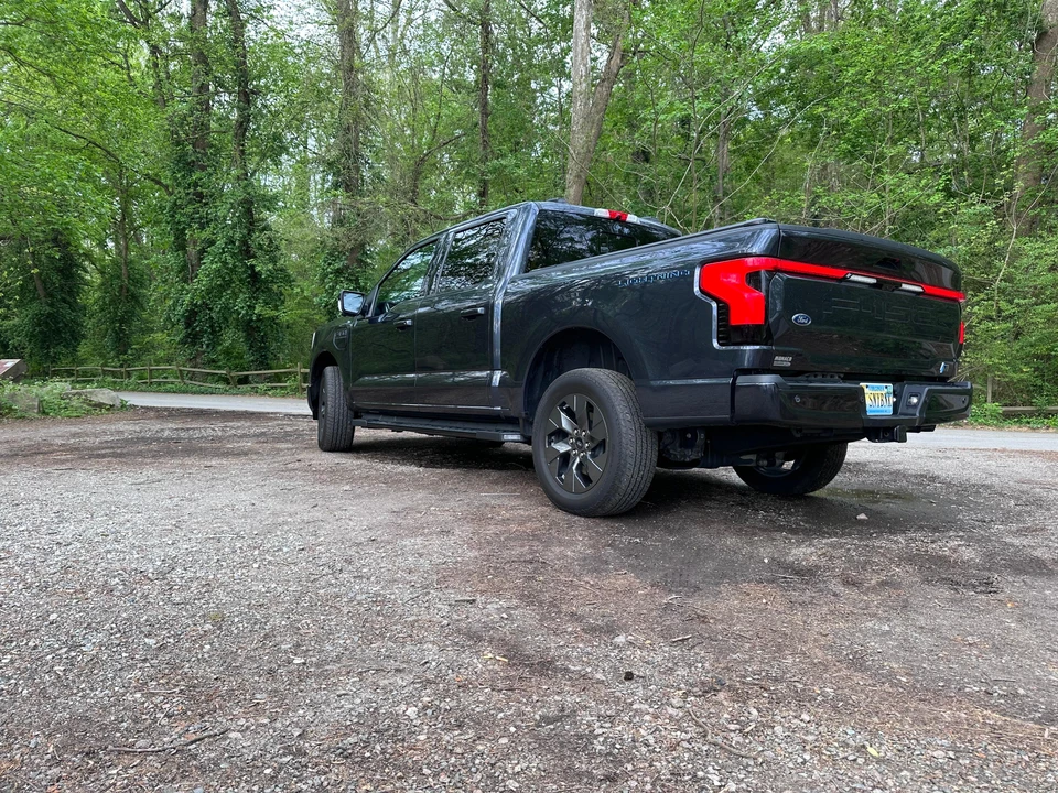 2022 Ford F-150 Lightning 14th Gen - Image 11 of 31