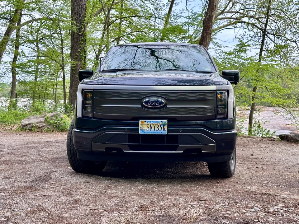 2022 Ford F-150 Lightning 14th Gen - Image 6 of 31