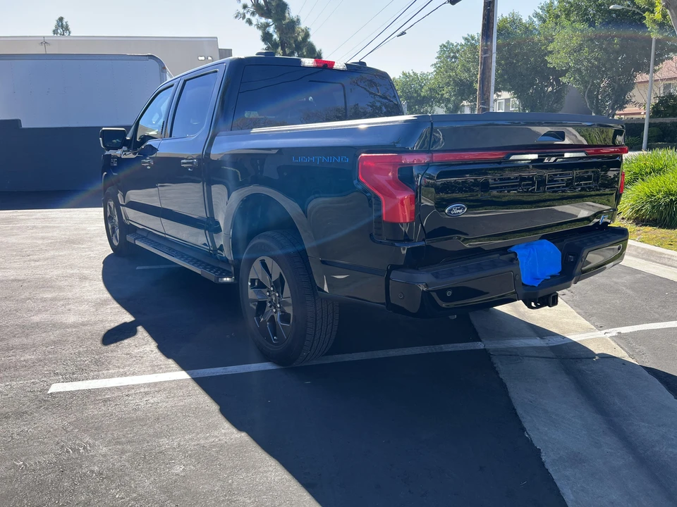2022 Ford F-150 Lightning 14th Gen - Image 13 of 31