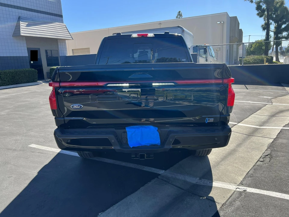 2022 Ford F-150 Lightning 14th Gen - Image 14 of 31