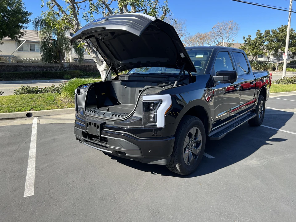 2022 Ford F-150 Lightning 14th Gen - Image 21 of 31