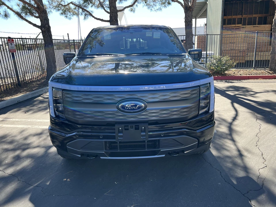 2022 Ford F-150 Lightning 14th Gen - Image 6 of 31