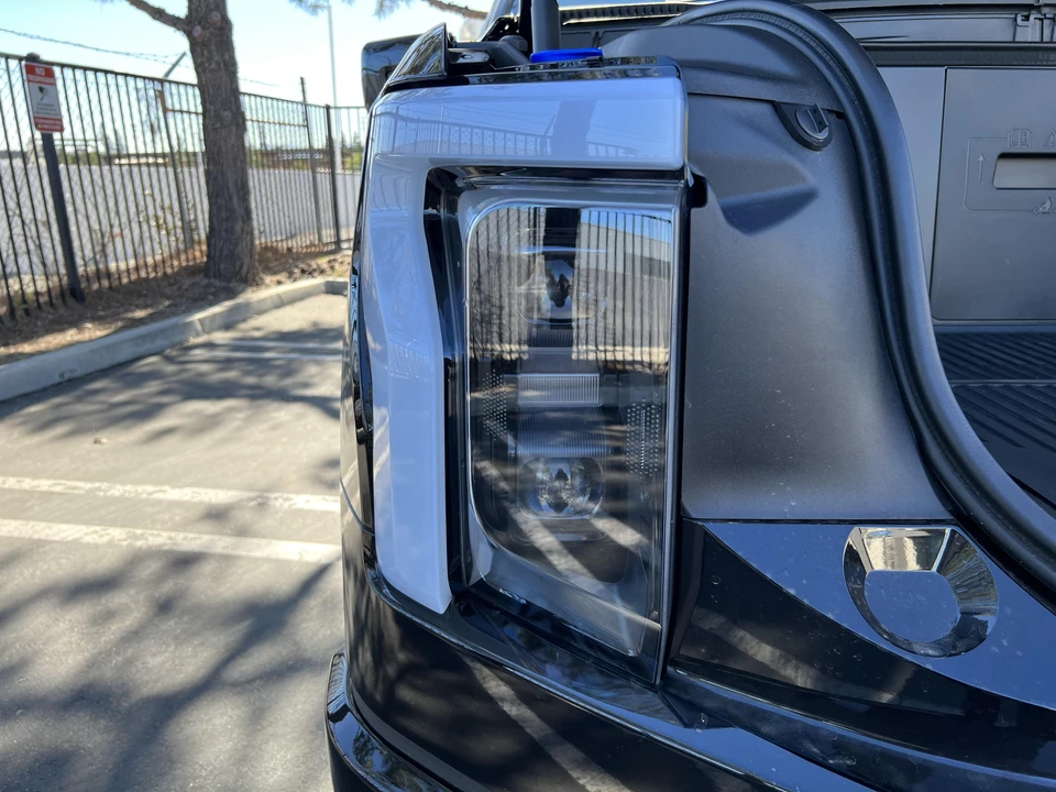 2022 Ford F-150 Lightning 14th Gen - Image 30 of 31
