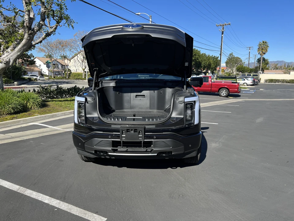 2022 Ford F-150 Lightning 14th Gen - Image 20 of 31