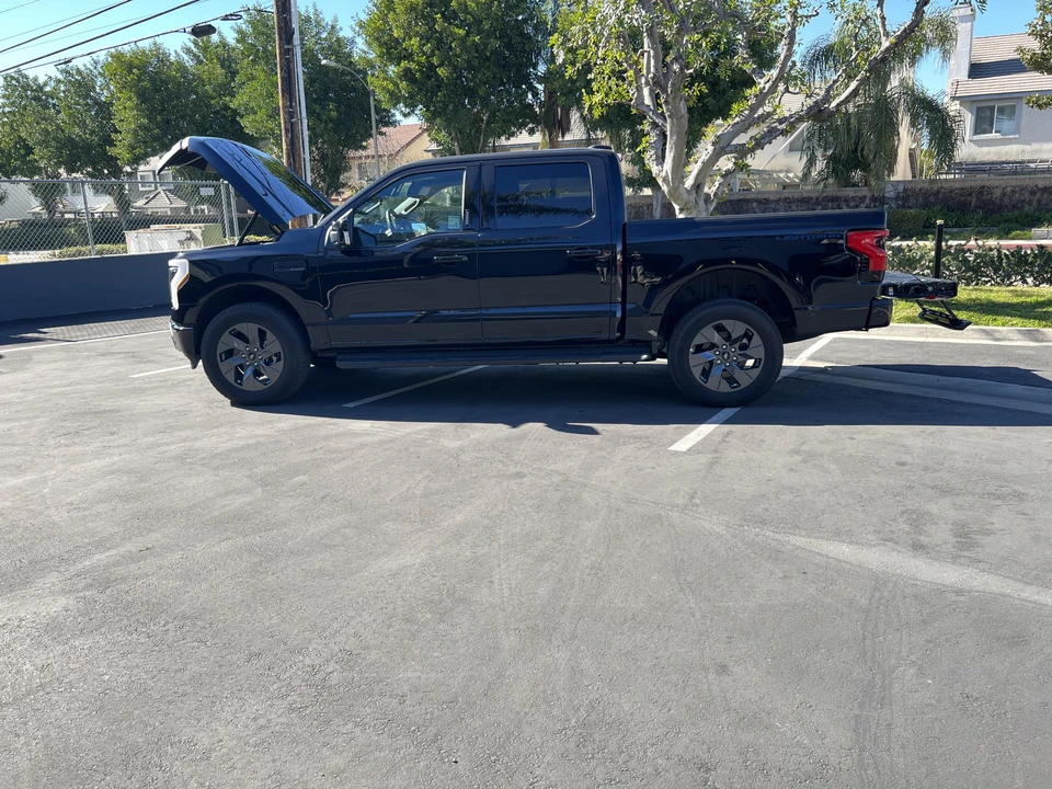 2022 Ford F-150 Lightning 14th Gen - Image 22 of 31