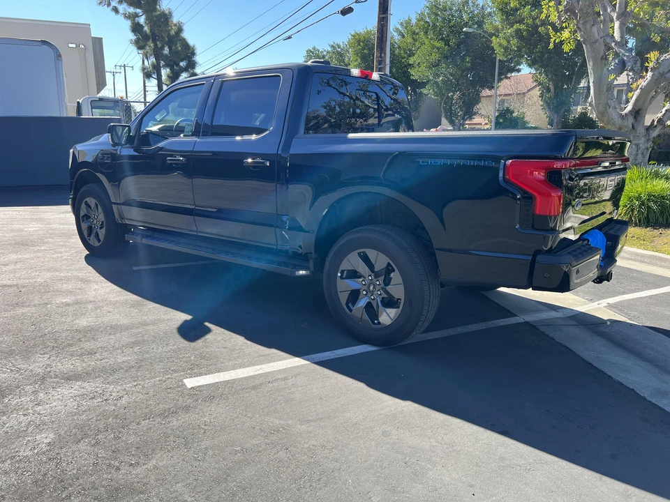 2022 Ford F-150 Lightning 14th Gen - Image 10 of 31