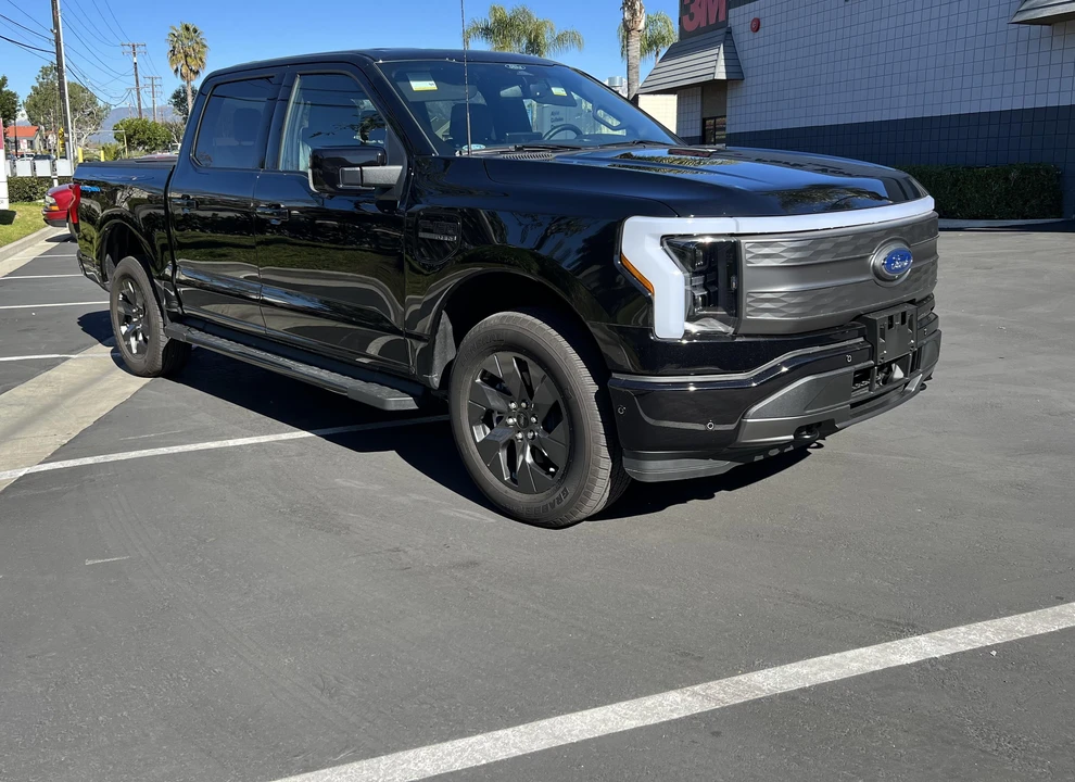 2022 Ford F-150 Lightning 14th Gen - Image 18 of 31
