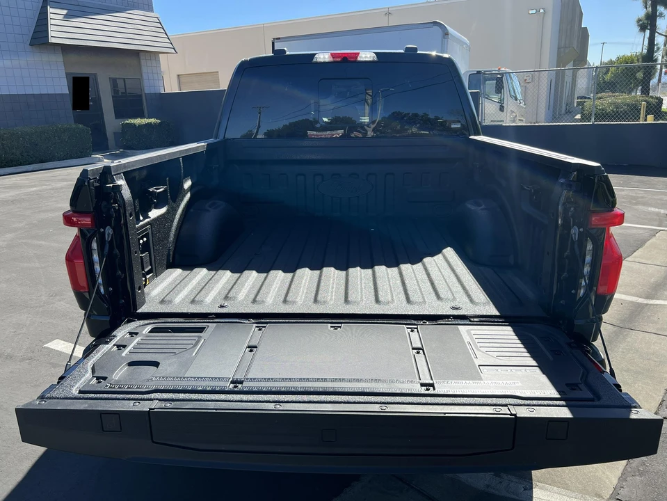 2022 Ford F-150 Lightning 14th Gen - Image 25 of 31
