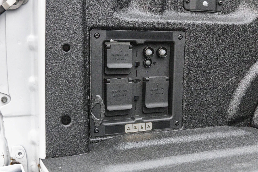 2022 Ford F-150 Lightning 14th Gen - Image 30 of 31