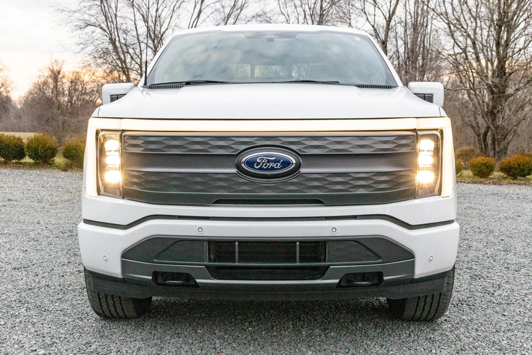 2022 Ford F-150 Lightning 14th Gen - Image 6 of 31