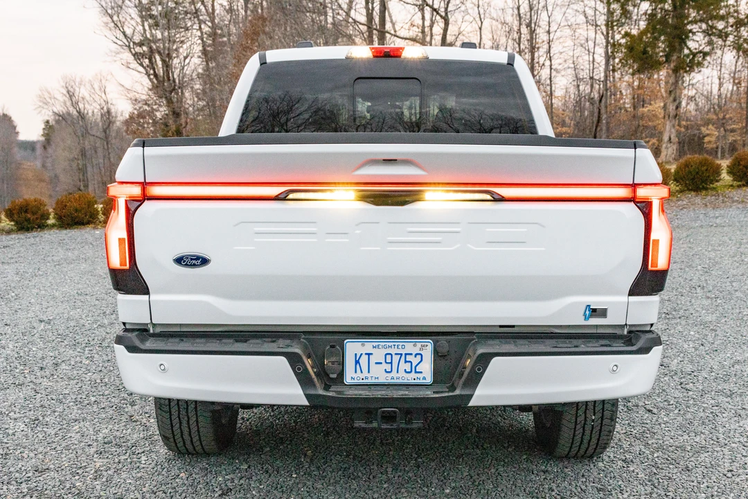 2022 Ford F-150 Lightning 14th Gen - Image 10 of 31