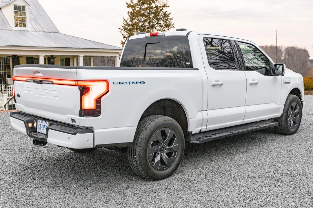 2022 Ford F-150 Lightning 14th Gen - Image 11 of 31
