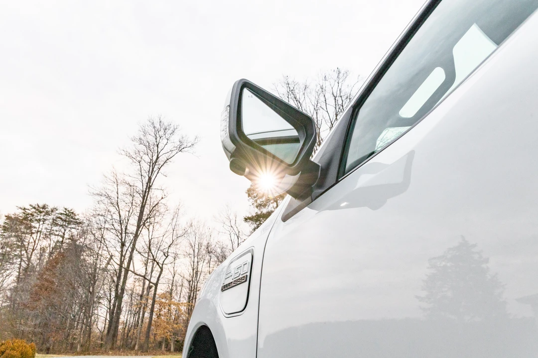 2022 Ford F-150 Lightning 14th Gen - Image 21 of 31