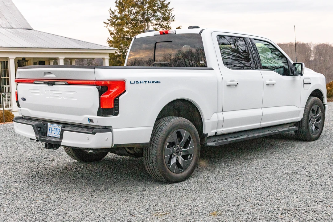 2022 Ford F-150 Lightning 14th Gen - Image 4 of 31