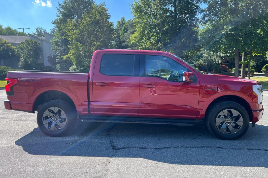 2022 Ford F-150 Lightning 14th Gen - Image 7 of 12