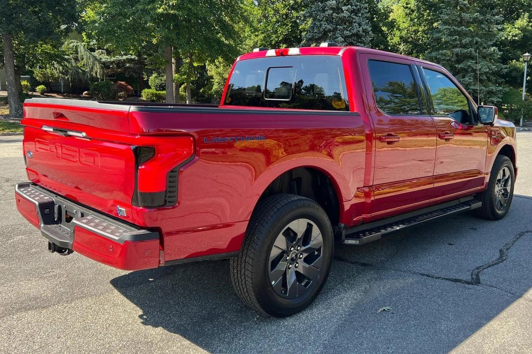 2022 Ford F-150 Lightning 14th Gen - Image 4 of 12
