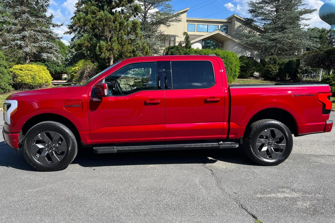 2022 Ford F-150 Lightning 14th Gen - Image 3 of 12