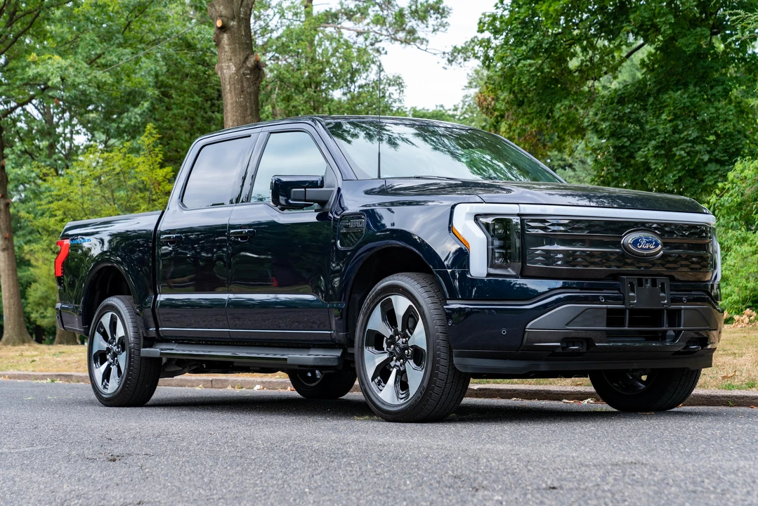 2022 Ford F-150 Lightning 14th Gen - Image 10 of 31
