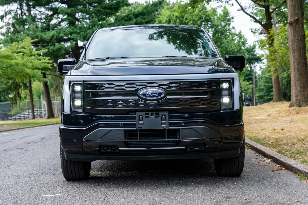 2022 Ford F-150 Lightning 14th Gen - Image 6 of 31