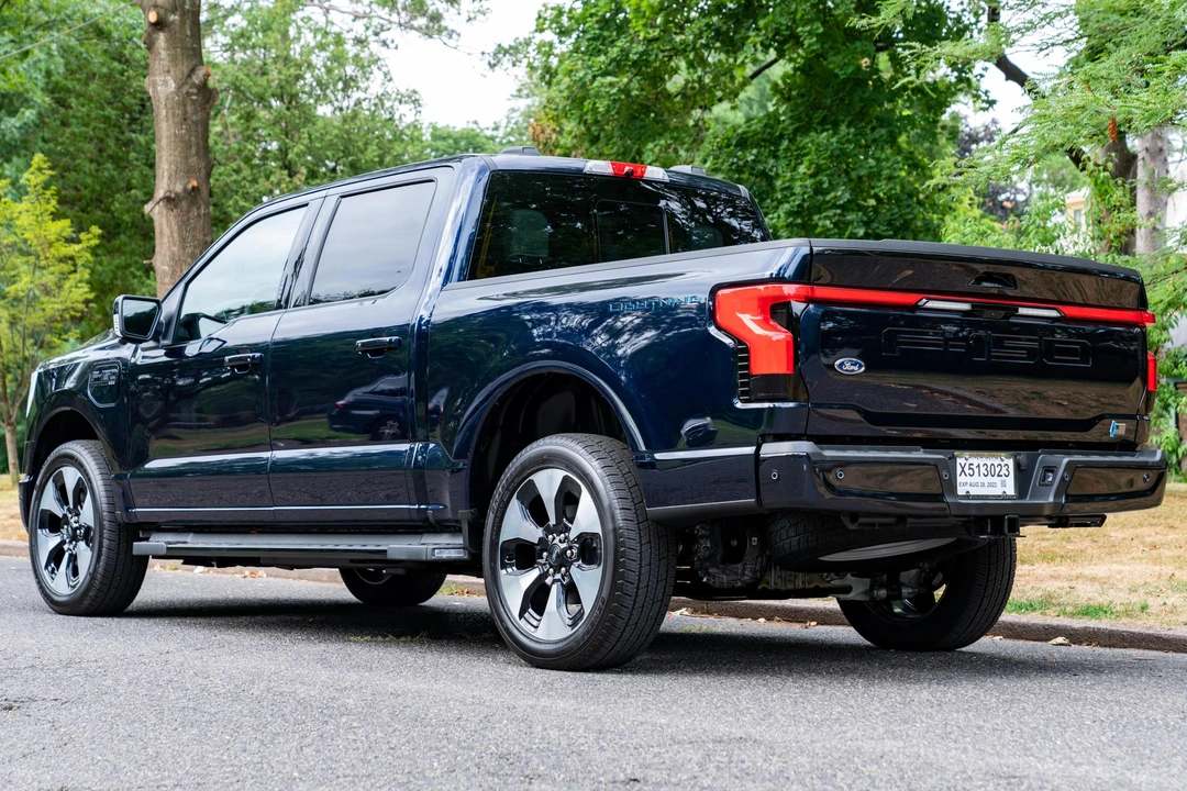 2022 Ford F-150 Lightning 14th Gen - Image 4 of 31