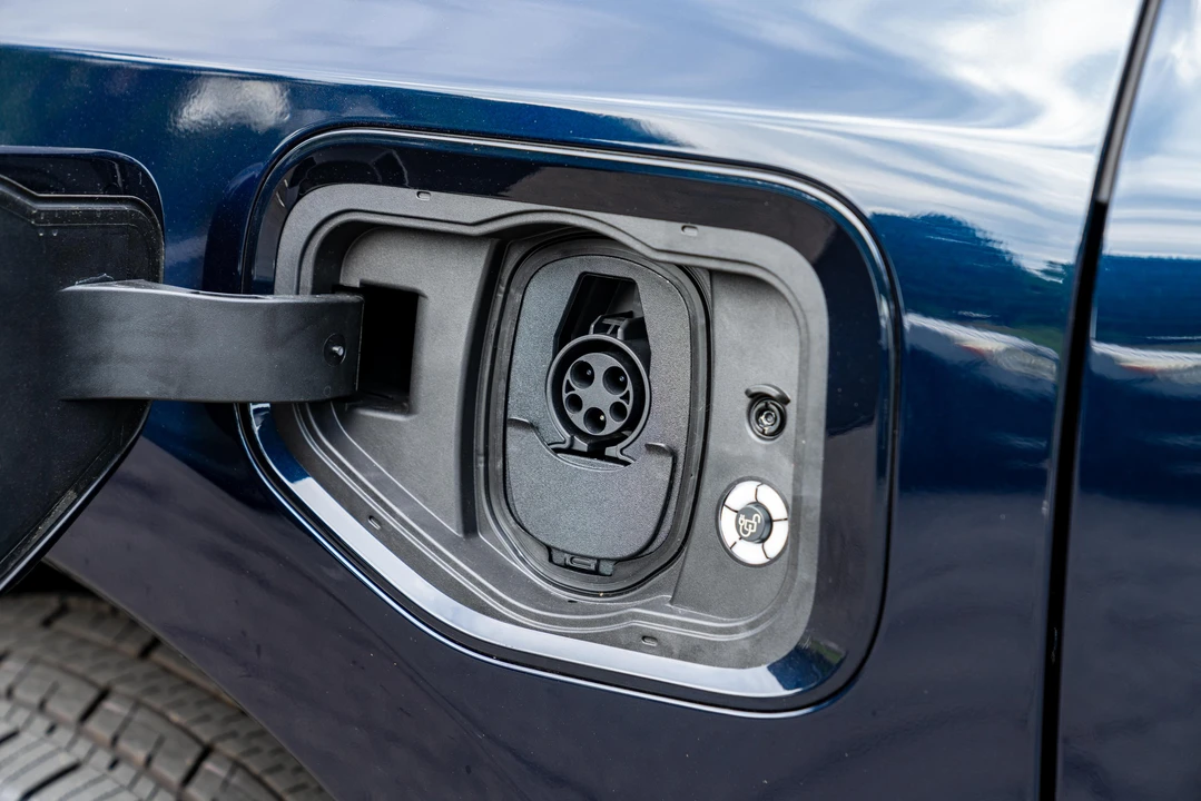 2022 Ford F-150 Lightning 14th Gen - Image 19 of 31