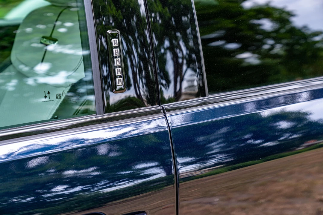 2022 Ford F-150 Lightning 14th Gen - Image 24 of 31