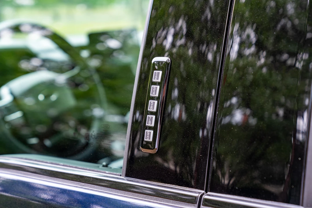 2022 Ford F-150 Lightning 14th Gen - Image 26 of 31