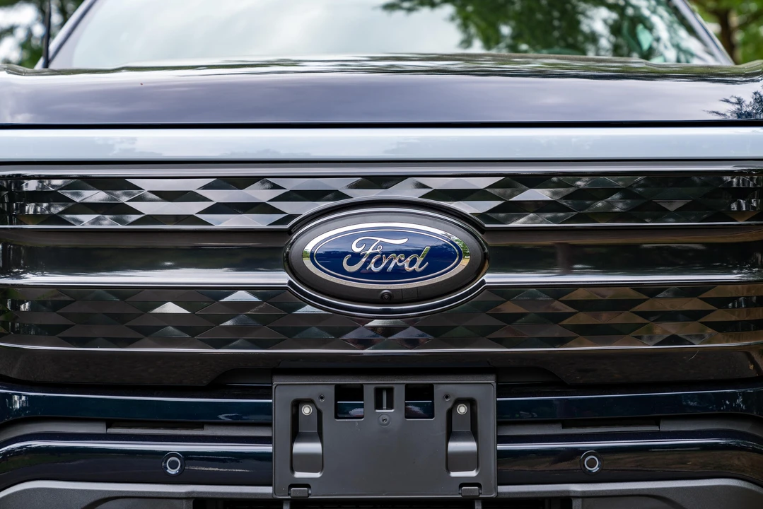2022 Ford F-150 Lightning 14th Gen - Image 13 of 31
