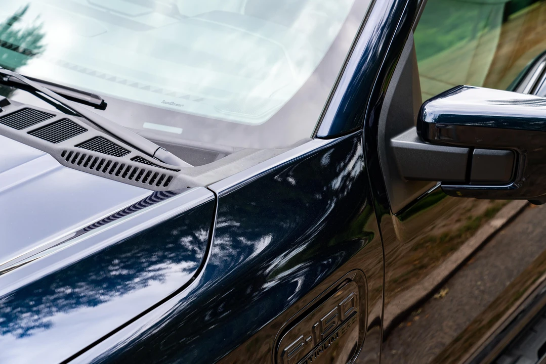 2022 Ford F-150 Lightning 14th Gen - Image 20 of 31
