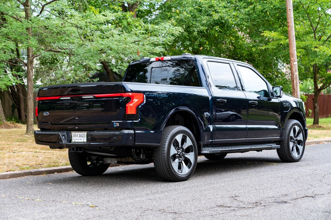 2022 Ford F-150 Lightning 14th Gen - Image 9 of 31