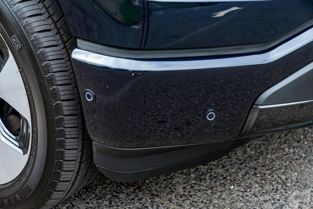 2022 Ford F-150 Lightning 14th Gen - Image 16 of 31